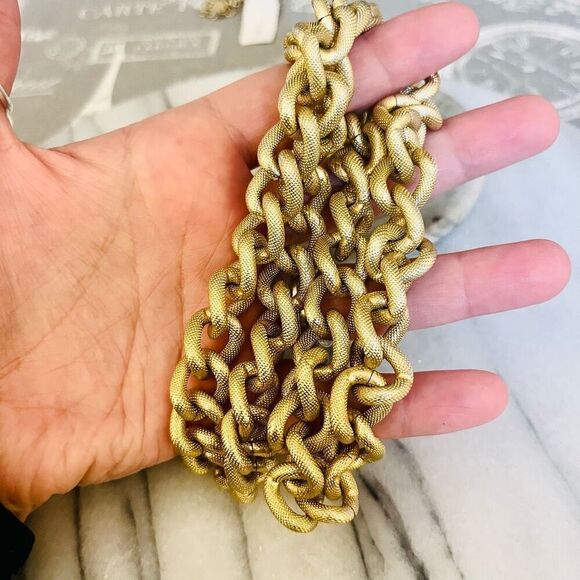 Vintage Chunky Chain Jewelry Set - Gold Toned Metal - Necklace & Bracelet - Picture 8 of 8